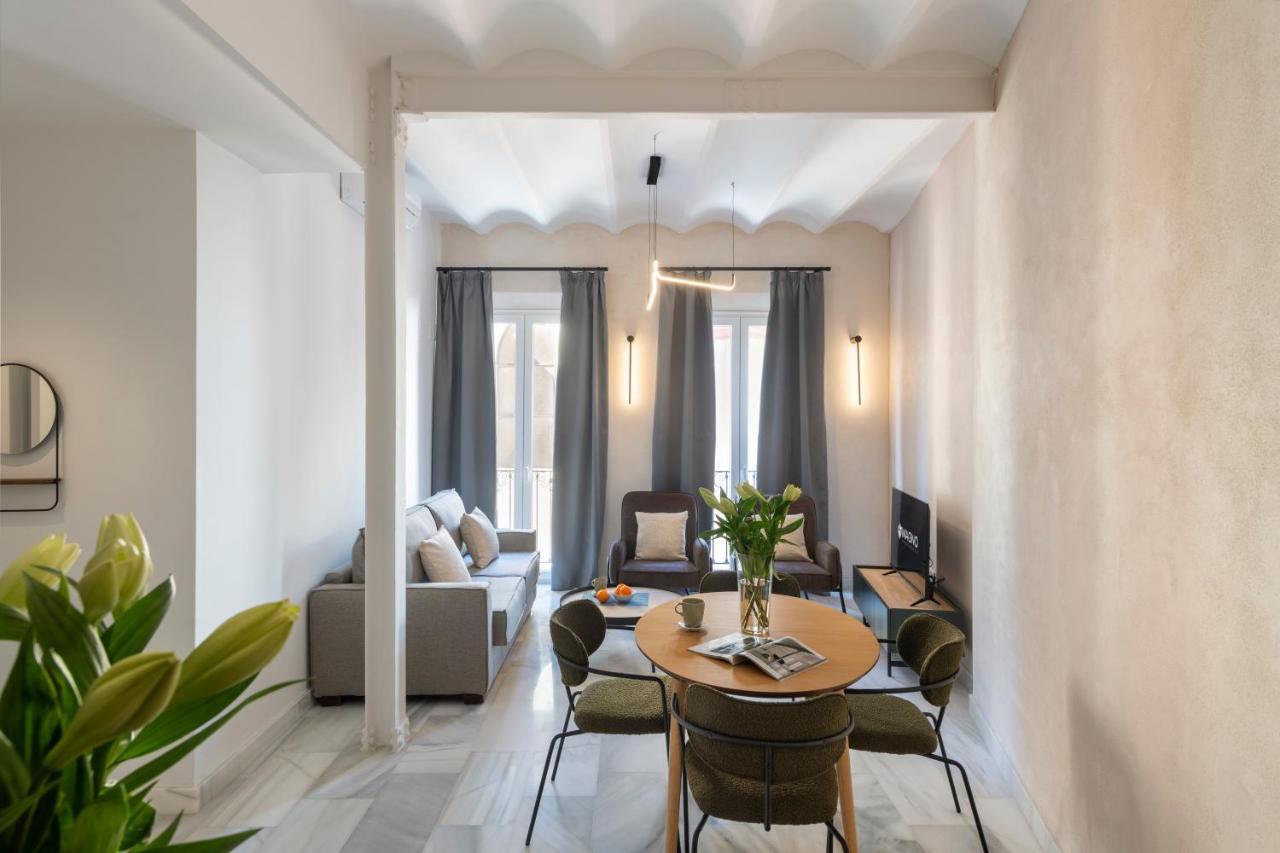 Magno Apartments San Gil - Shared Jacuzzi Sevilla Eksteriør billede