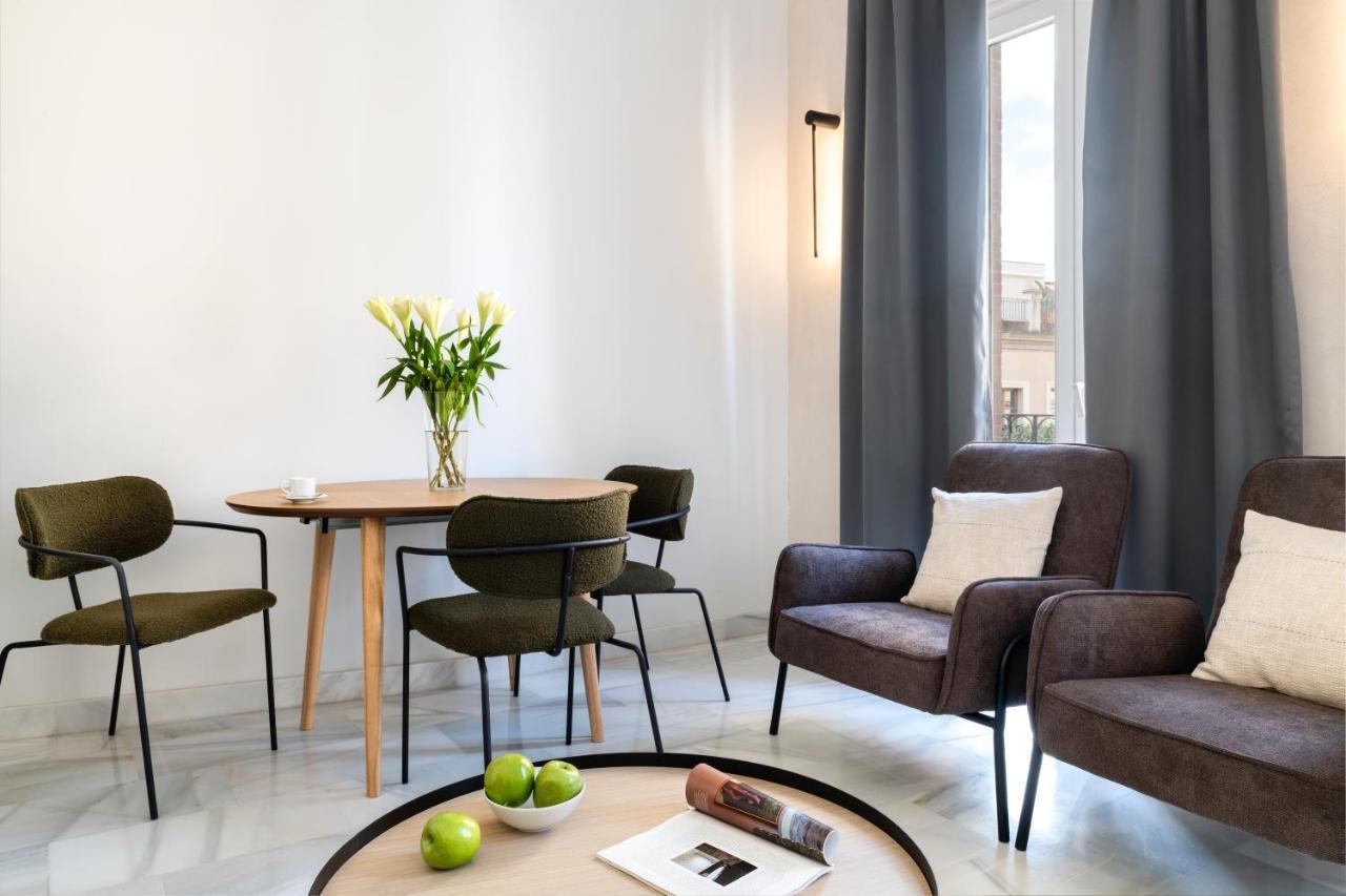 Magno Apartments San Gil - Shared Jacuzzi Sevilla Eksteriør billede