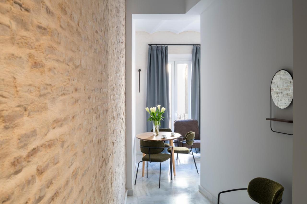 Magno Apartments San Gil - Shared Jacuzzi Sevilla Eksteriør billede