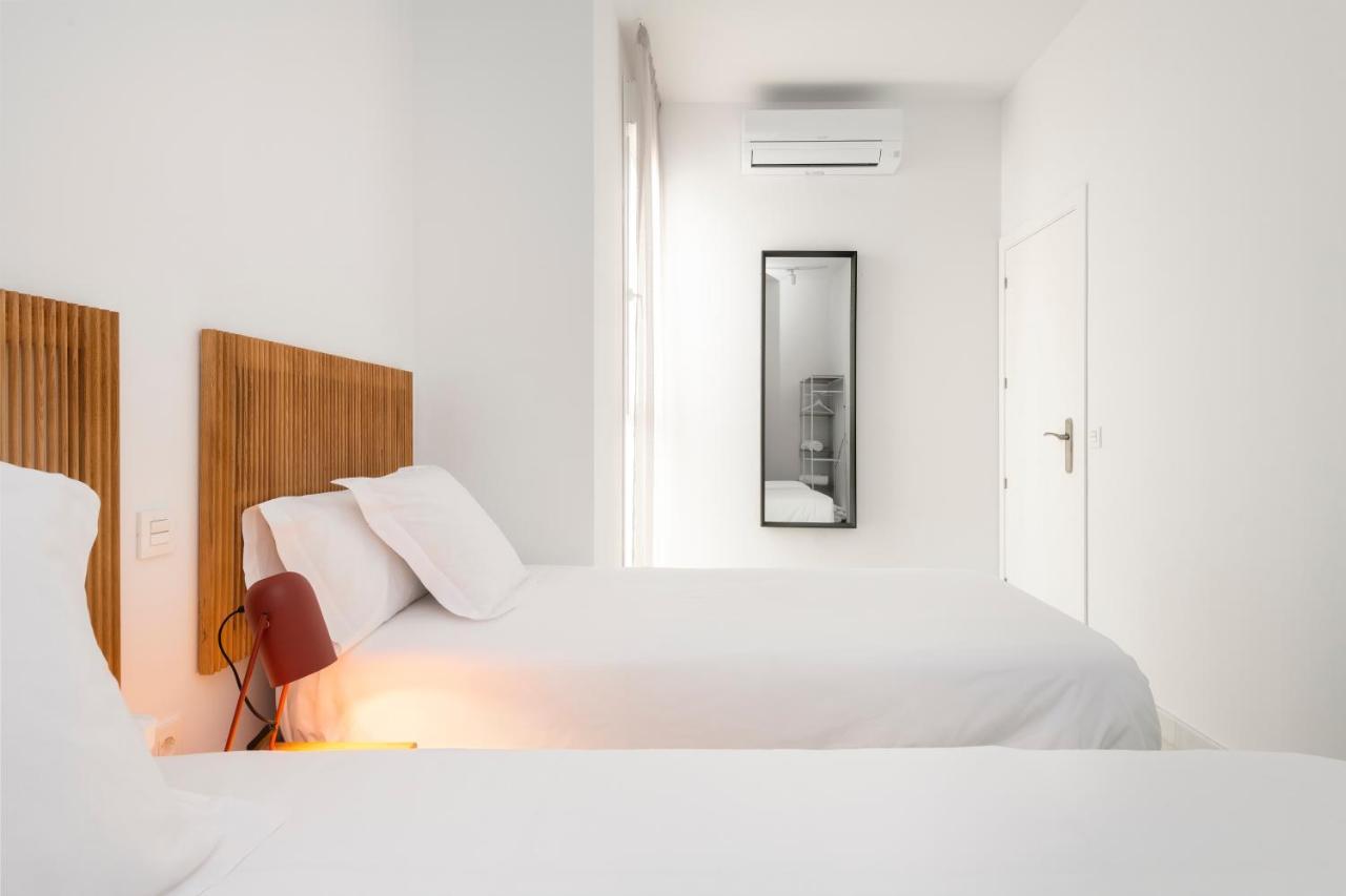 Magno Apartments San Gil - Shared Jacuzzi Sevilla Eksteriør billede