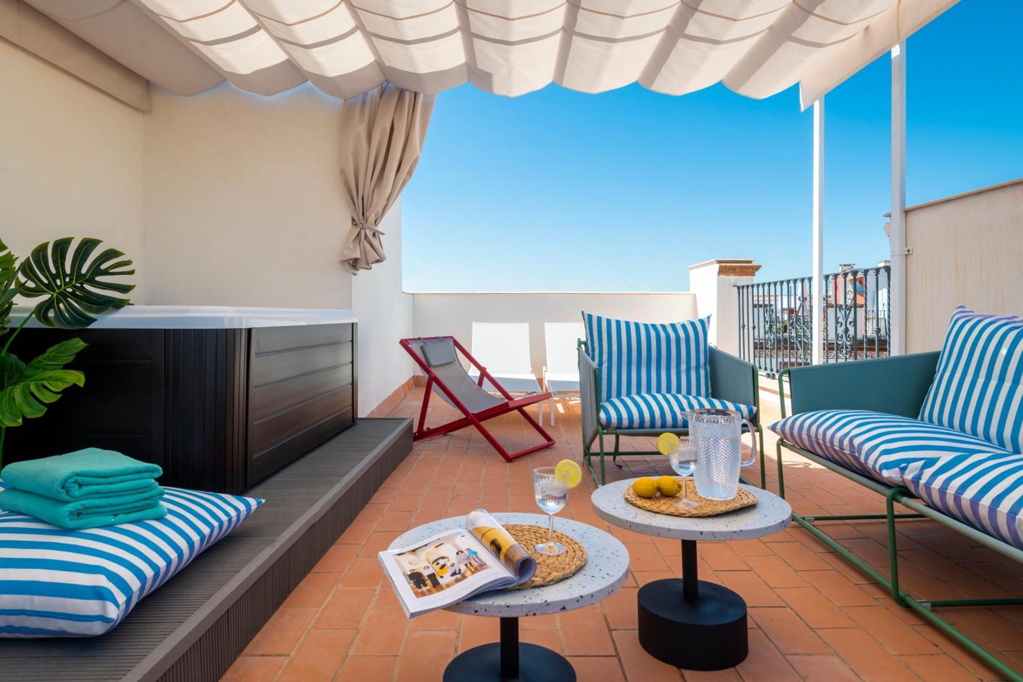 Magno Apartments San Gil - Shared Jacuzzi Sevilla Eksteriør billede